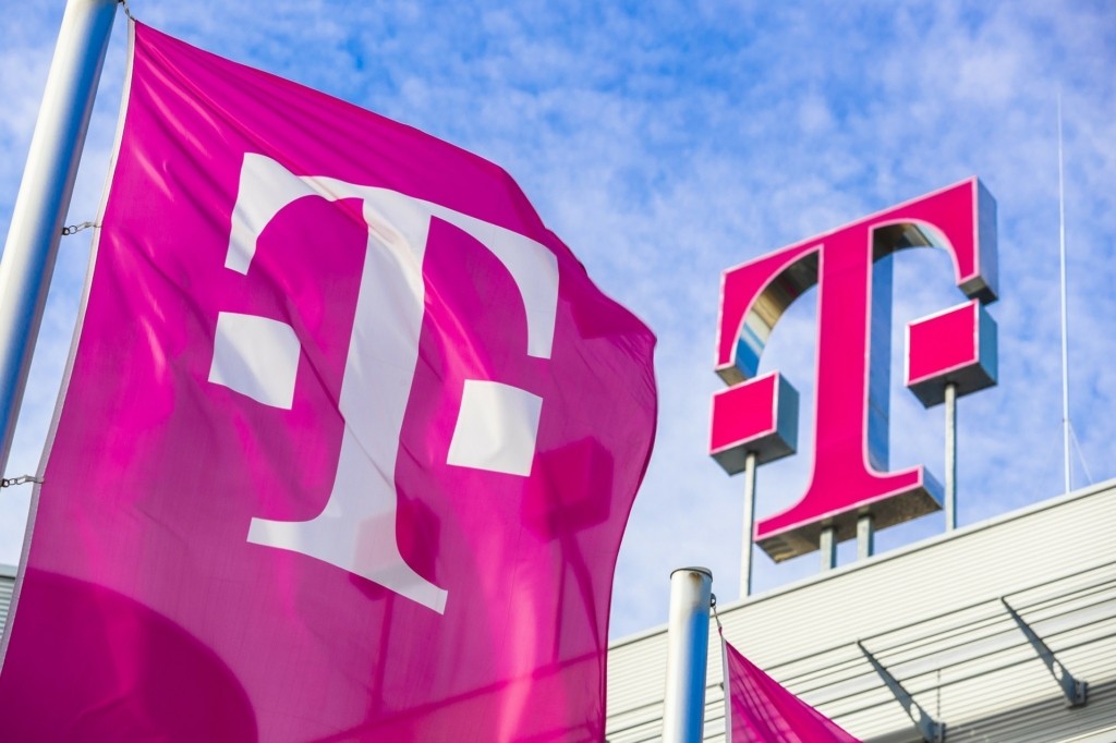 dl-telekom-fahne-1-en