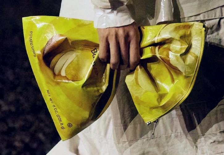 balenciaga-lays-bag