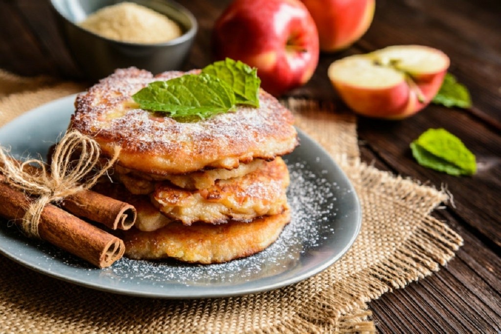 APPLE-RING-PANCAKES-1024×683