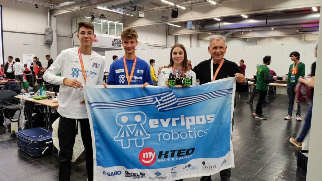COSMOTE_WRO-2022_evripos-robotics-2