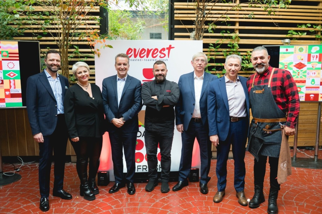 Everest_Media Tasting_ΟΜΙΛΗΤΕΣ