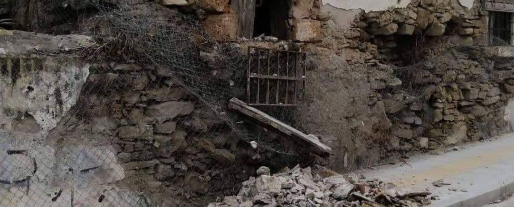 Un cutremur cu magnitudinea de 3,7 pe scara Richter a lovit Zakynthos și Kyllini, provocând pagube materiale Zakynthos: Un zid s-a prăbușit în metochiul lui Agios Dionysios în urma cutremurului de la amiază | SOARECELE