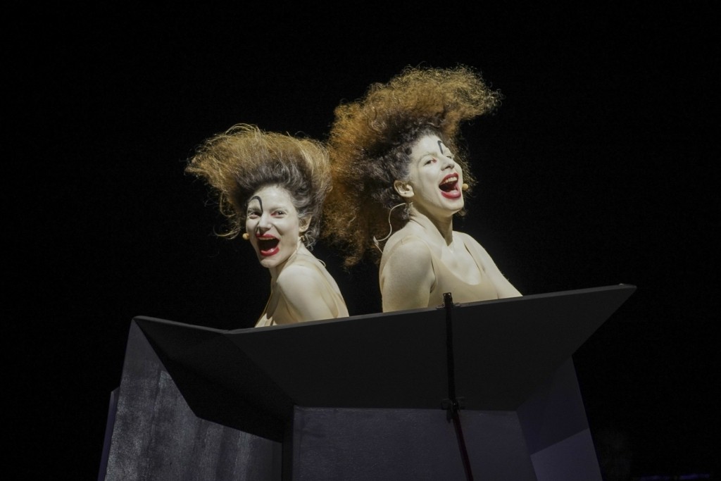 ΟΧΙ ΕΓΩ_Έλλη Ιγγλίζ, Έβελυν Ασουάντ_φωτο Ανδρέας Σιμόπουλος