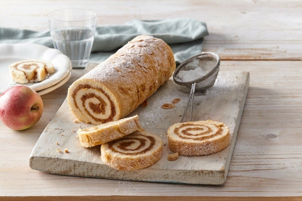 rulada-pufoasa-cu-mere-portionata