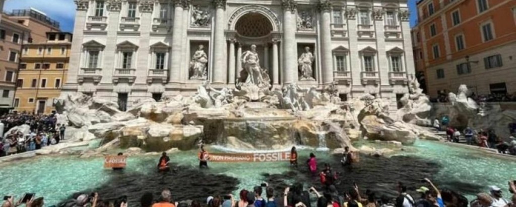 fontana di trevi karvouno- new