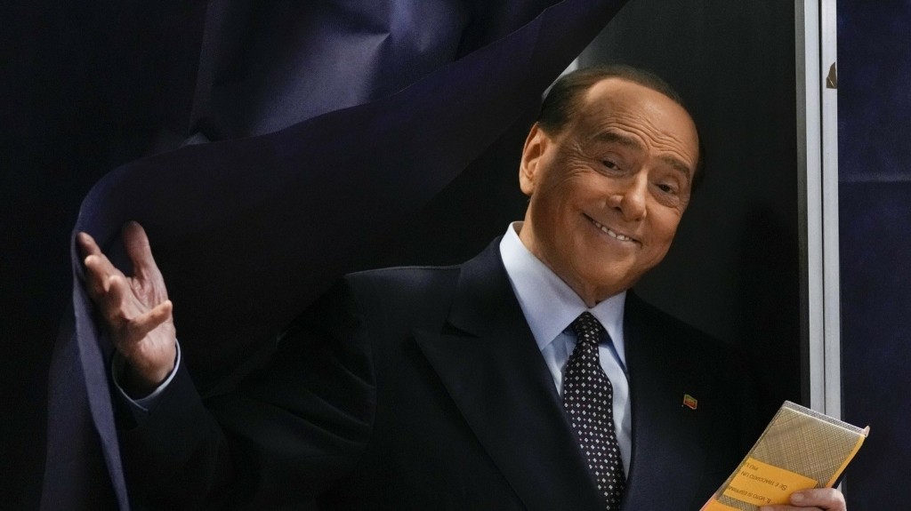 silvio-berlusconi_1206_1460-820_2_new