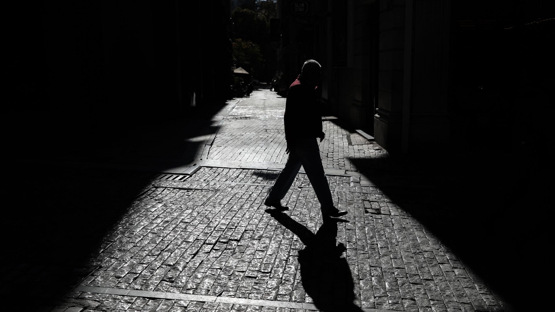 Η «ελληνική ιδιαιτερότητα» της φτώχειας: Εργαζόμενοι, φτωχοί και ουραγοί της Ευρώπης