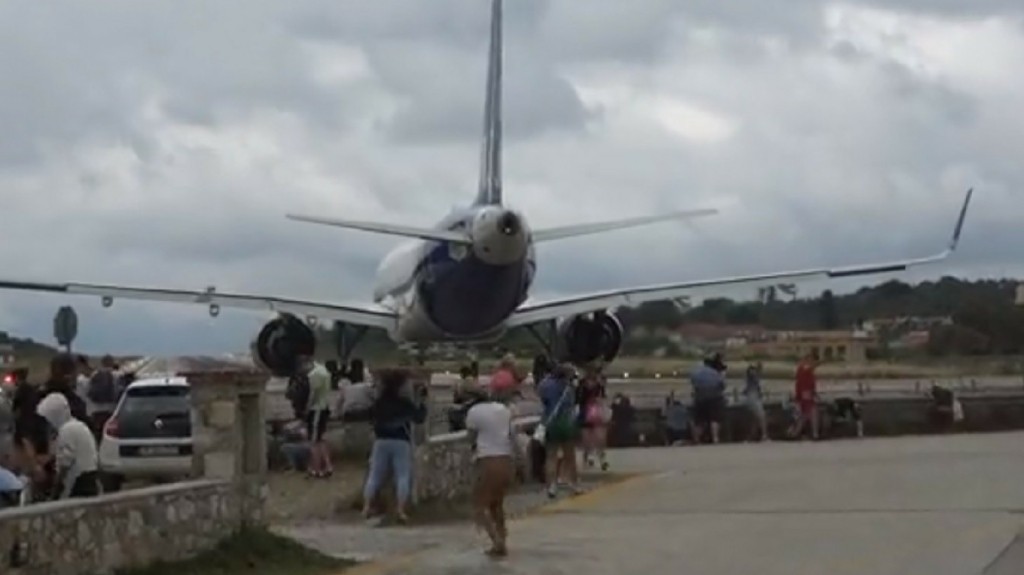 skiathos_aeroplano_2306_1460-820_new