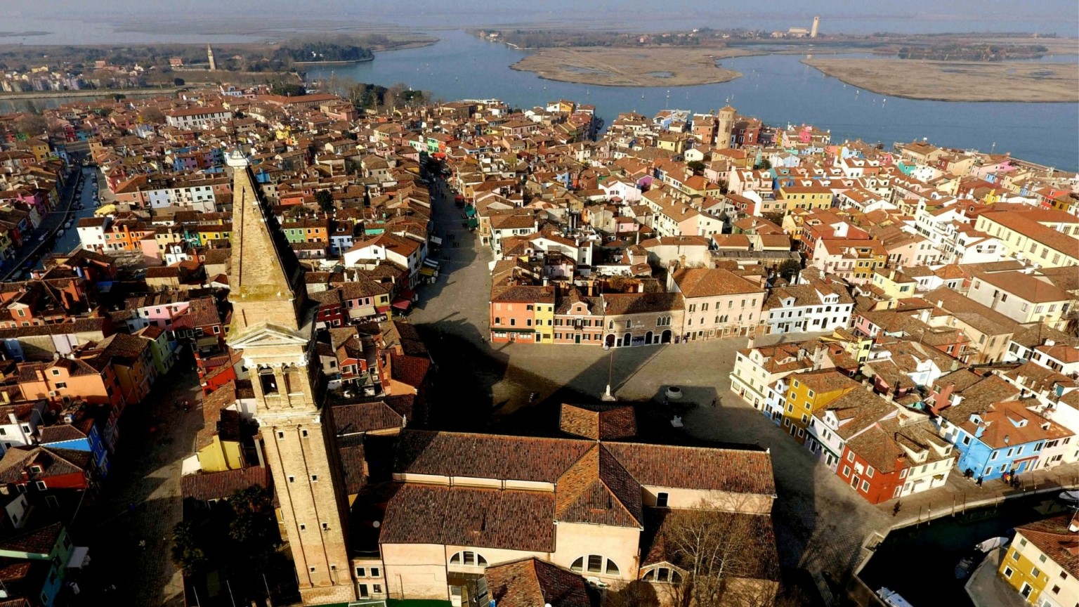 Ισπανία: Πρωτιά χωρίς νίκη του Λαϊκού Κόμματος, επιβίωση Σάντσεθ που παλεύει για απόλυτη πλειοψηφία