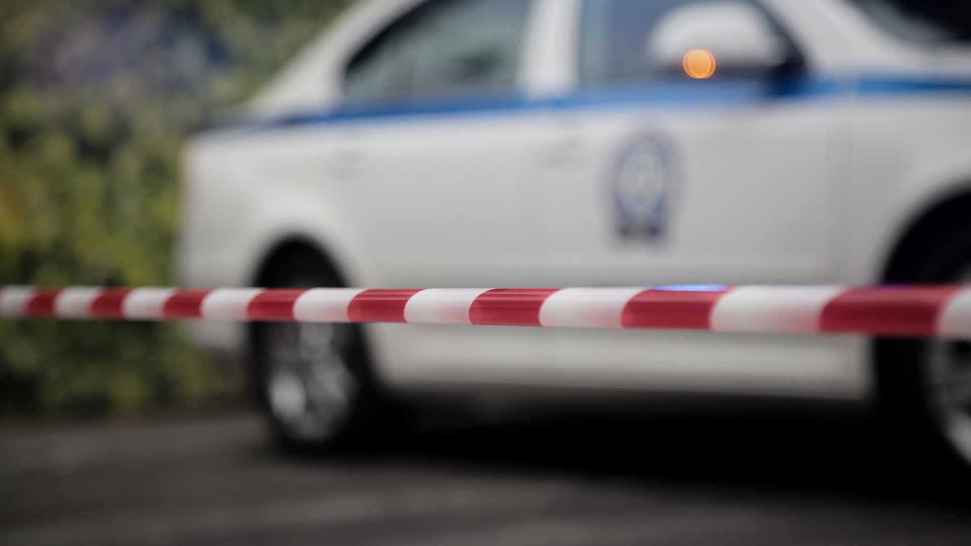 Μάνδρα: Αίσιο τέλος με τον άνδρα που απειλούσε να αυτοκτονήσει – Τον έπεισε διαπραγματευτής να κατέβει από την ταράτσα