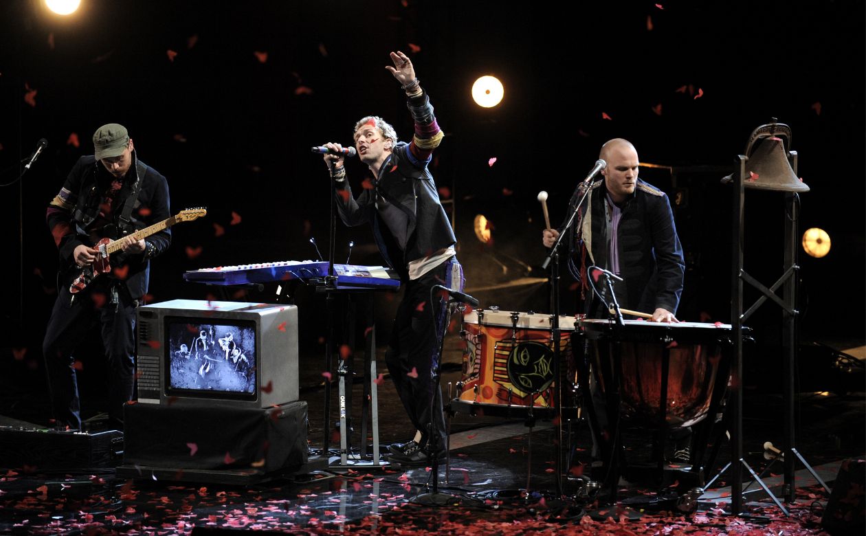 Ο σταρ της τεχνητής νοημοσύνης Σαμ Άλτμαν επιστρέφει στην OpenAI και διώχνει αυτούς που τον έδιωξαν