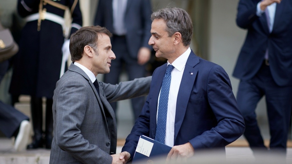 mitsotakis macron