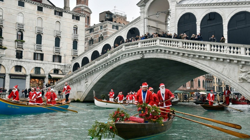 SANTA VENICE