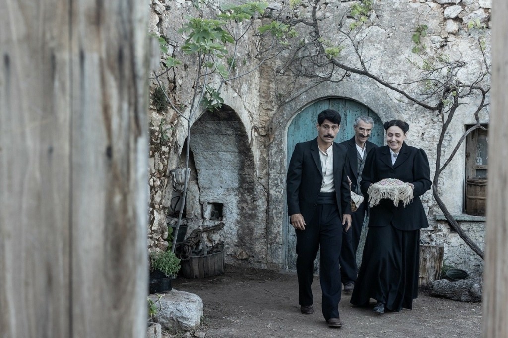 COSMOTE TV_17 Klostes_1