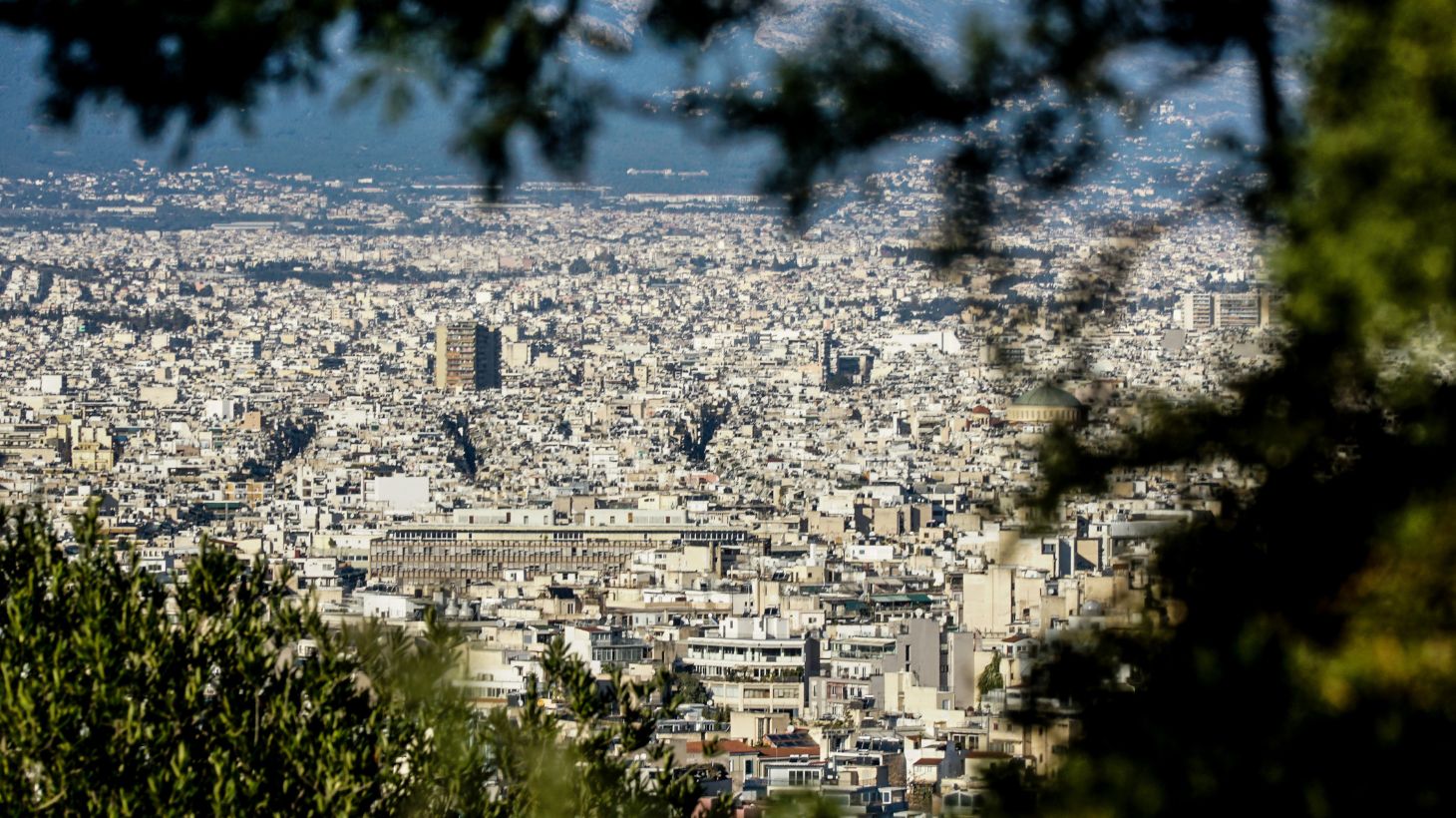 Vročinski val razkril slabo toplotno zaščito domov v Grčiji