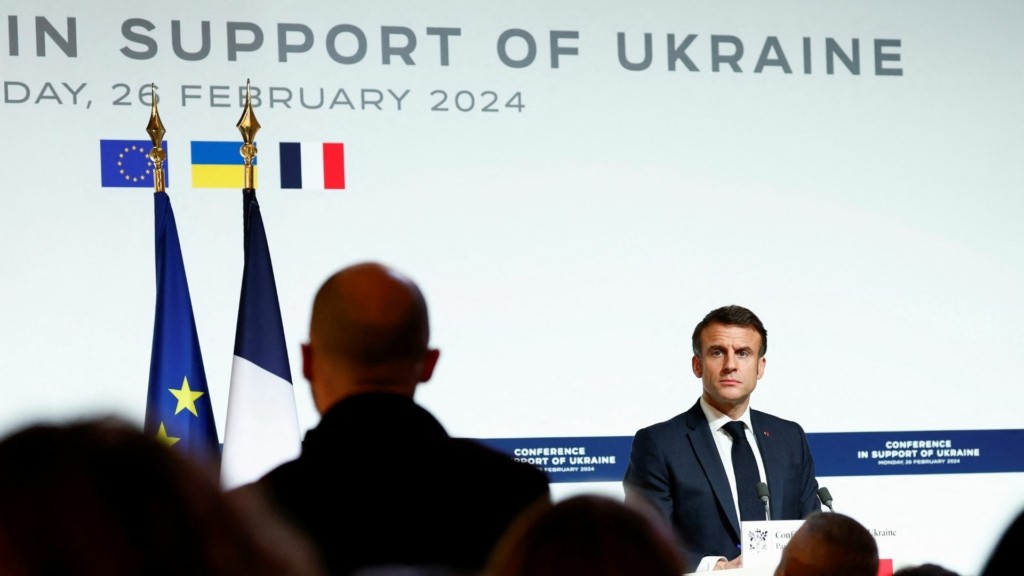 macron-12
