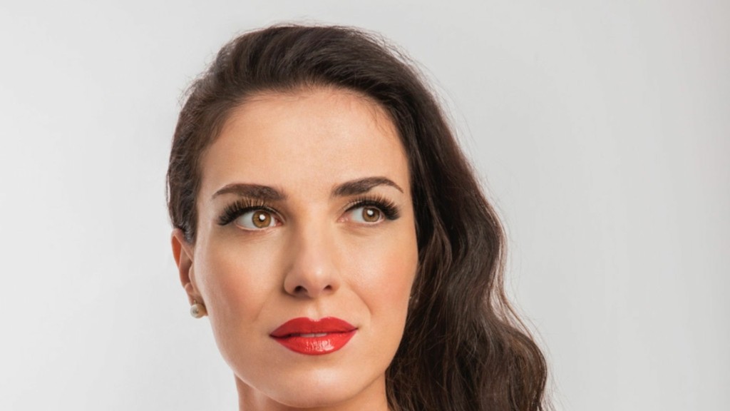 ΦΩΤΕΙΝΗ ΔΑΡΡΑ ΦΩΤΟ 1