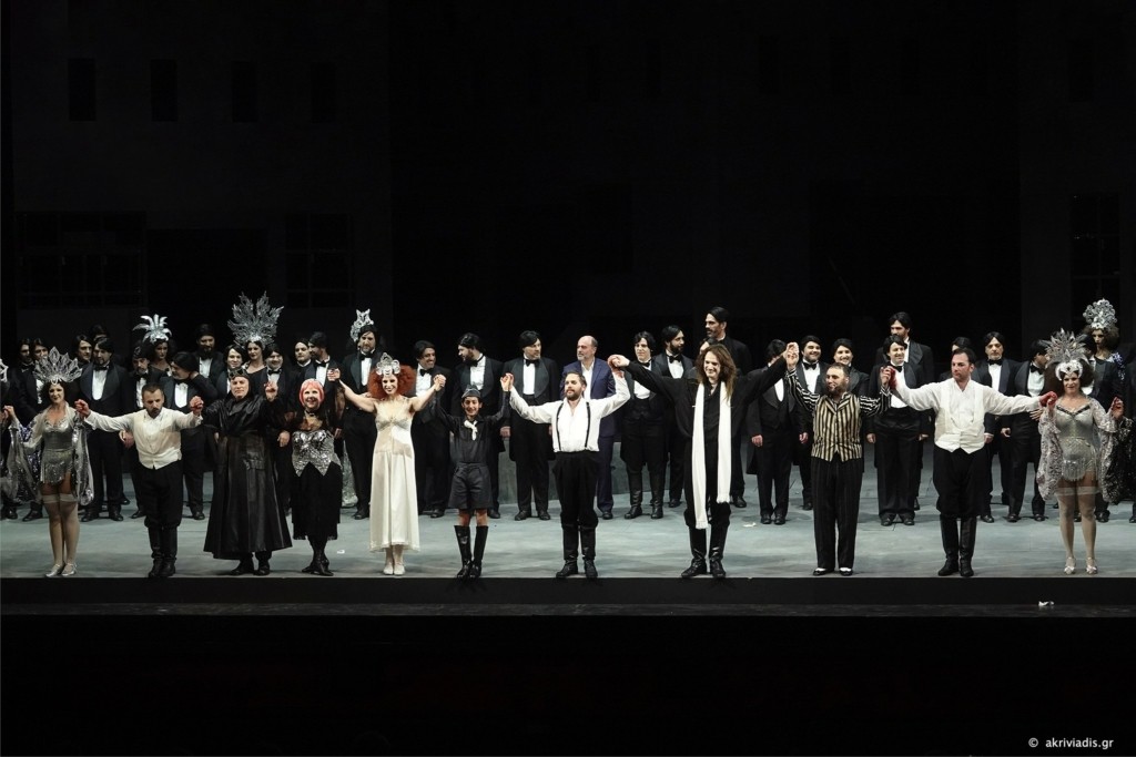 Πρεμιέρα Μαχαχκόννυ, υπόκλιση – φωτό Χ. Ακριβιάδης 0801p