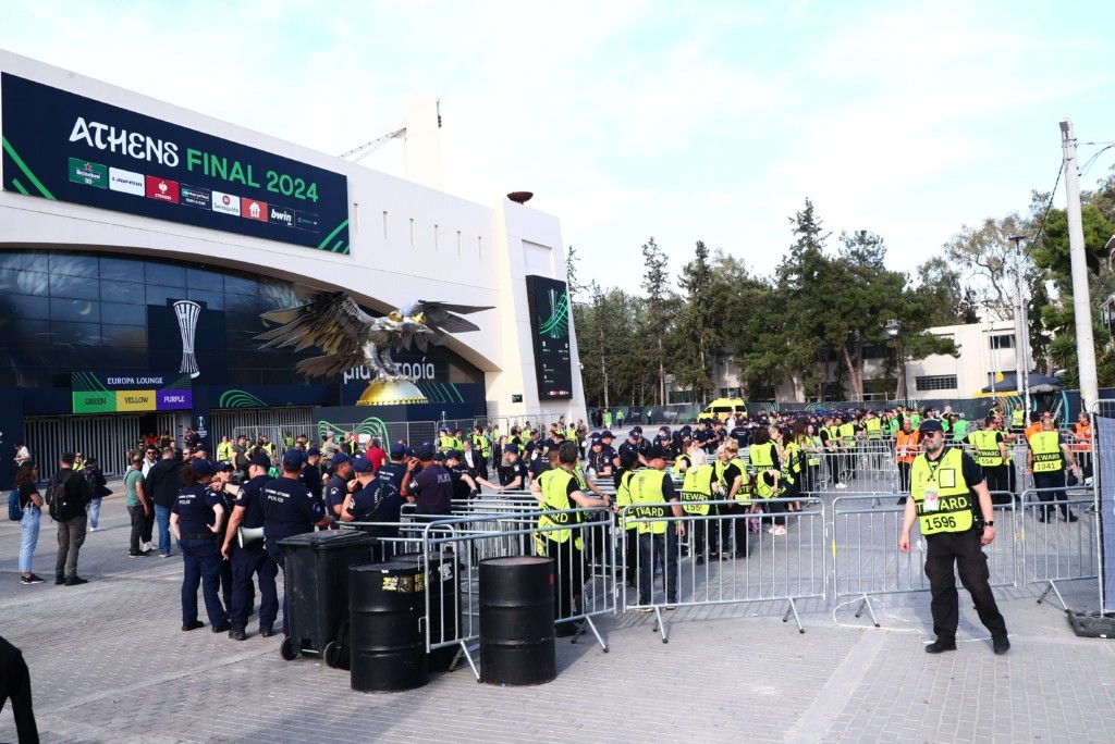 Φωτογραφία για: Aντίστροφη μέτρηση για τον τελικό του Conference League-Άνοιξαν οι θύρες 2 6237005