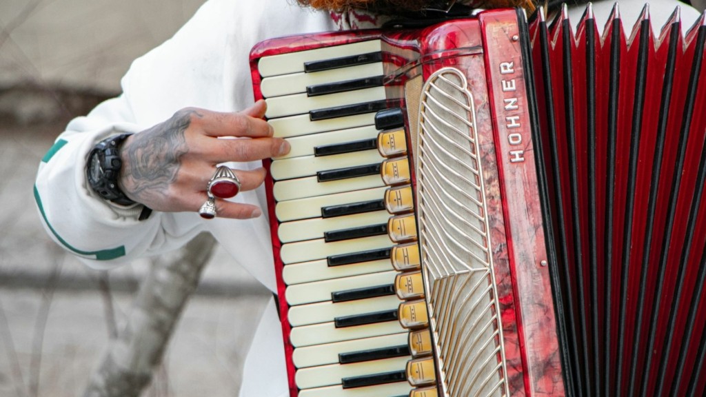 accordion_unsplash