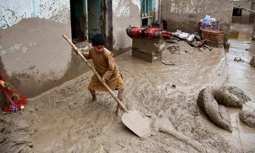 afghan-flood-boy (1)
