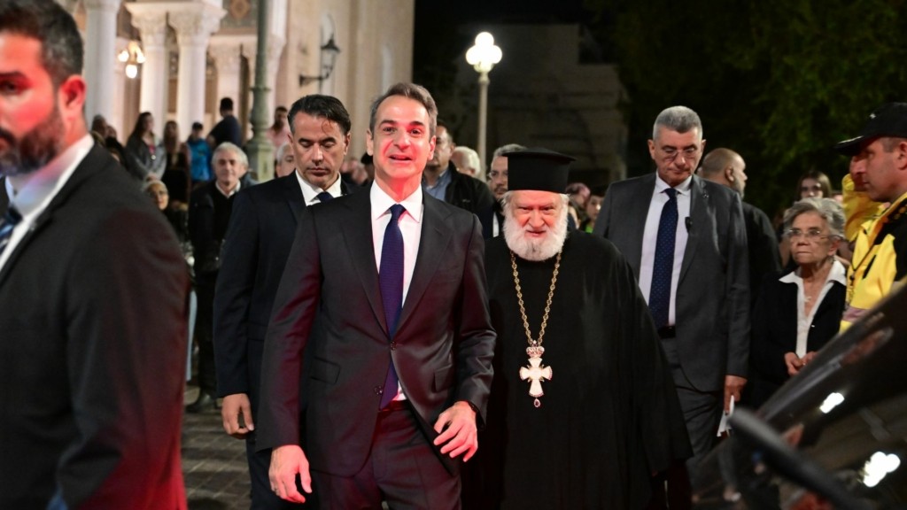 <div style="width:1px;height:1px"></div>mitsotakis ekklisia 098- new