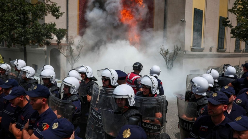 tirana-epeisodia-1