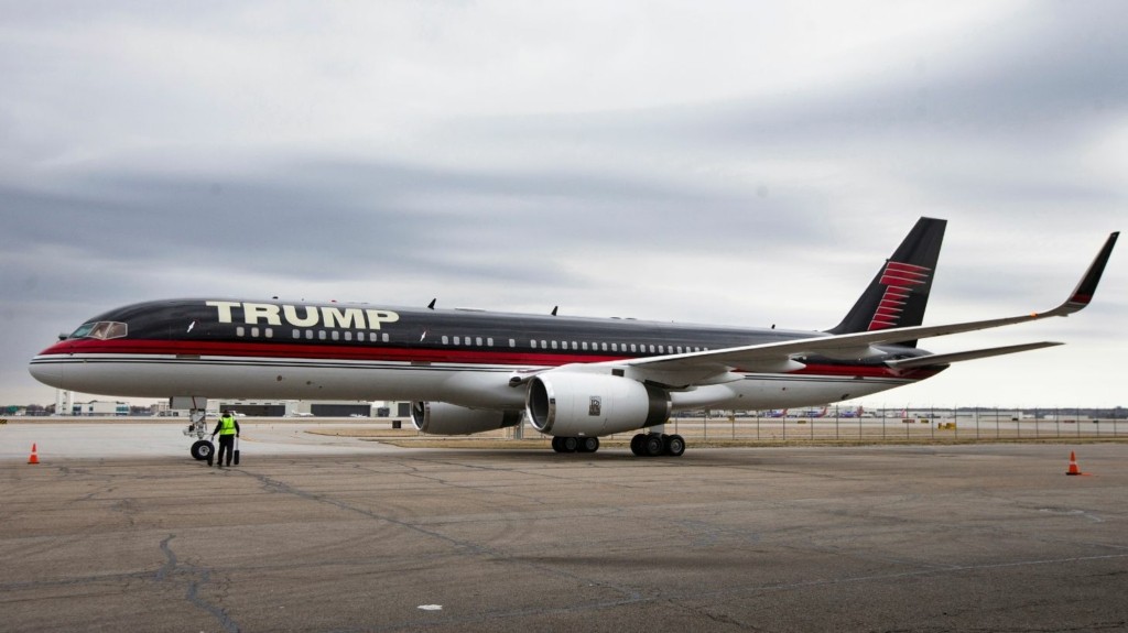 trumpBoeing757