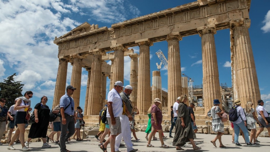 akropoli_touristes