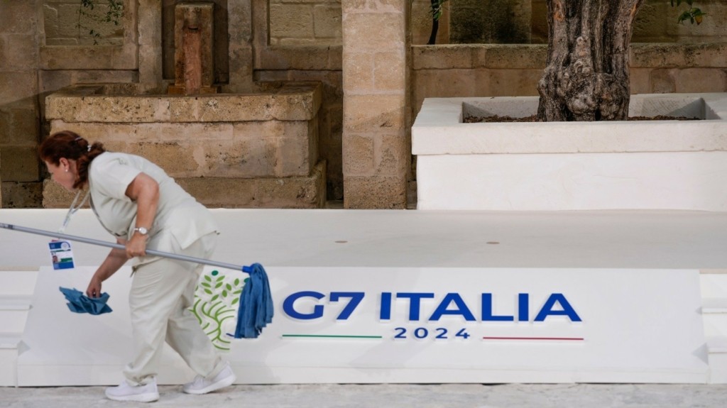 g7