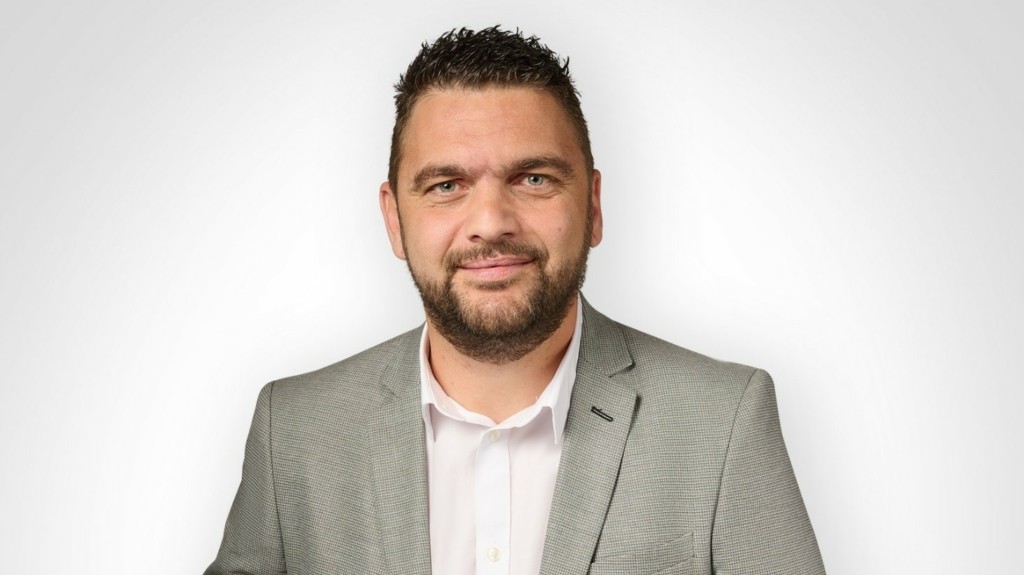 kostas intzes