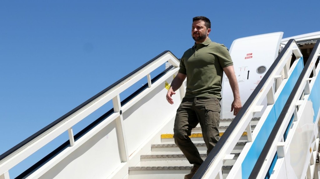 zelensky_airplane