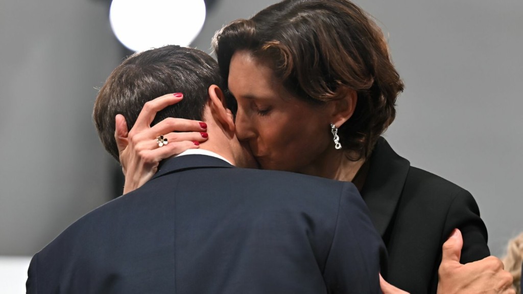macron_castera3