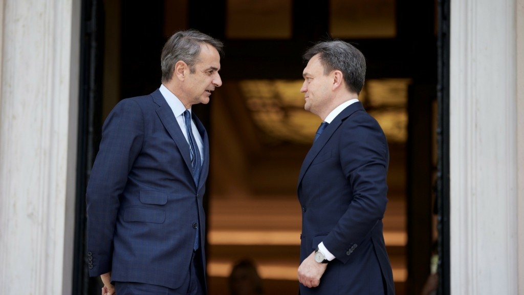 mitsotakis_racean_new