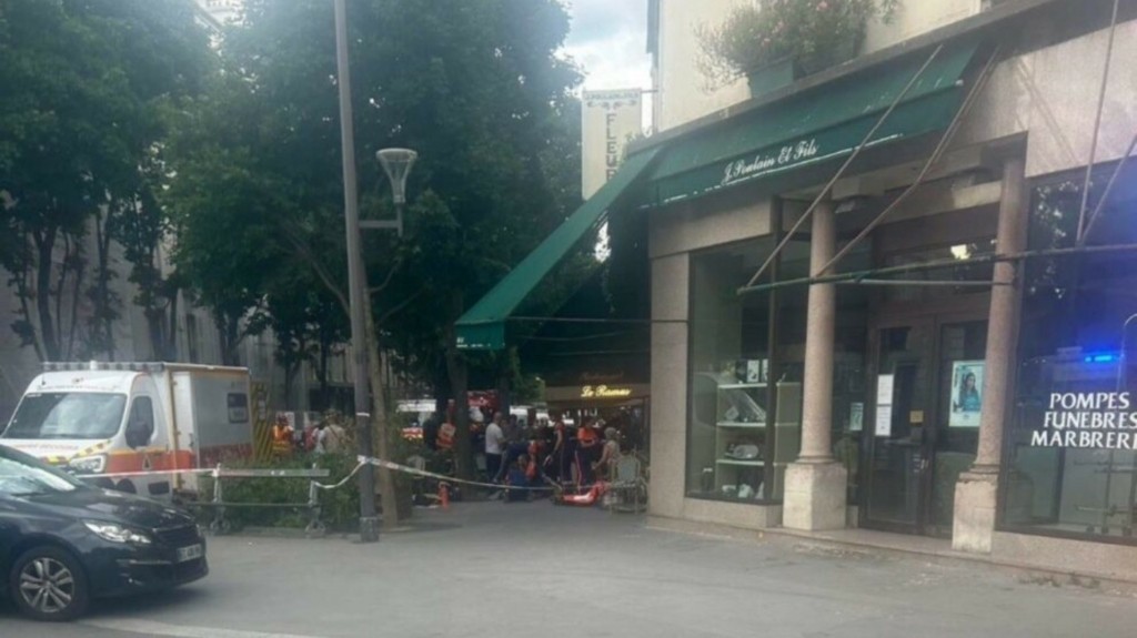 paris cafe