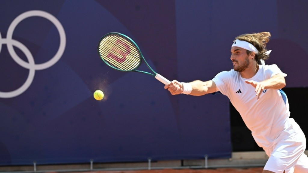 tsitsipas-forehand