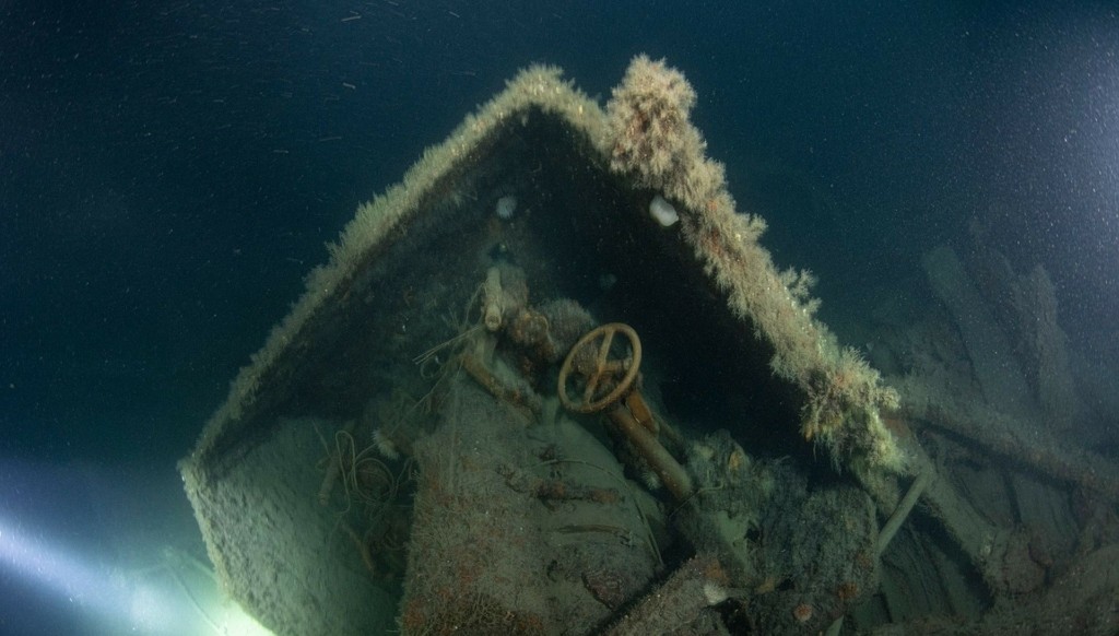 HMS-Hawke2