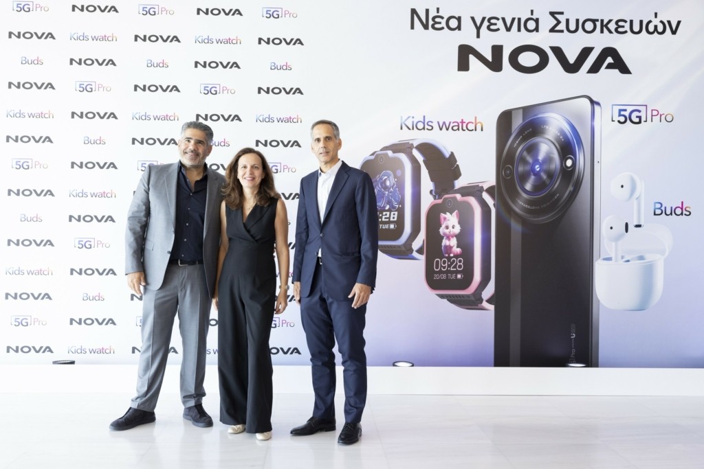 Aπό αριστερά προς τα δεξιά ο Μιχάλης Αναγνωστάκος, Μάρθα Κεσίσογλου και ο CEO της Nova Παναγιώτης Γεωργιόπουλος