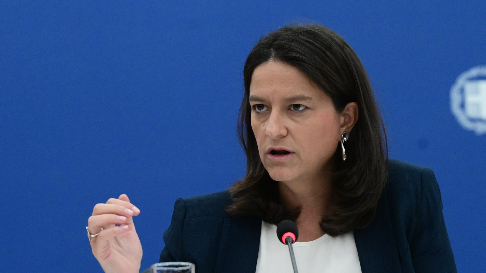 Έρχεται νόμος για την ισότητα στις αμοιβές ανδρών και γυναικών