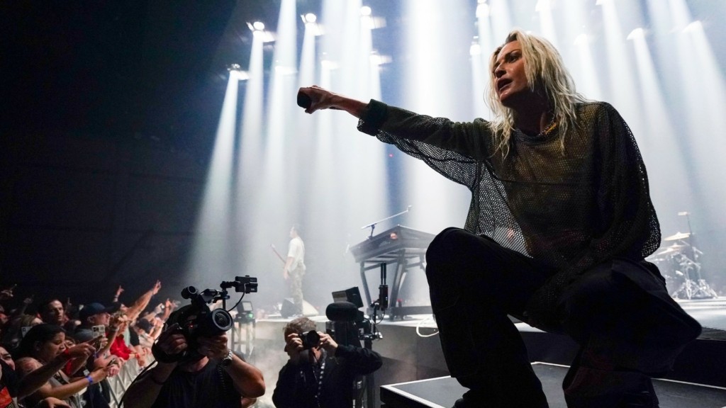 Οι Linkin Park επανενώνονται 7 χρόνια μετά τον θάνατο του Τσέστερ
