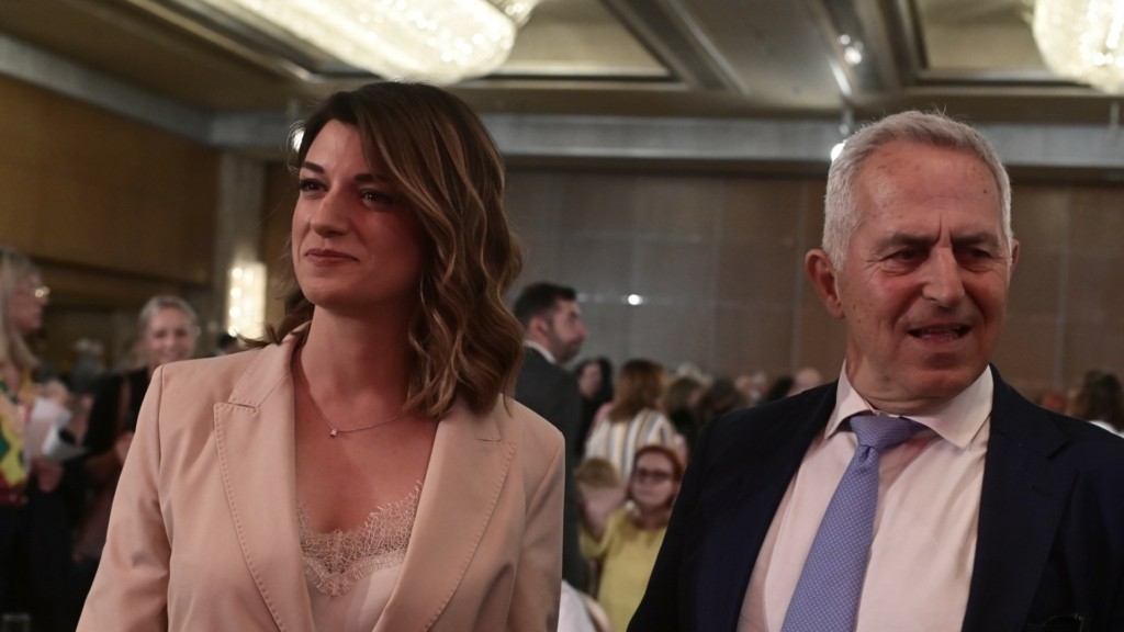 notopoulou_apostolakis_new