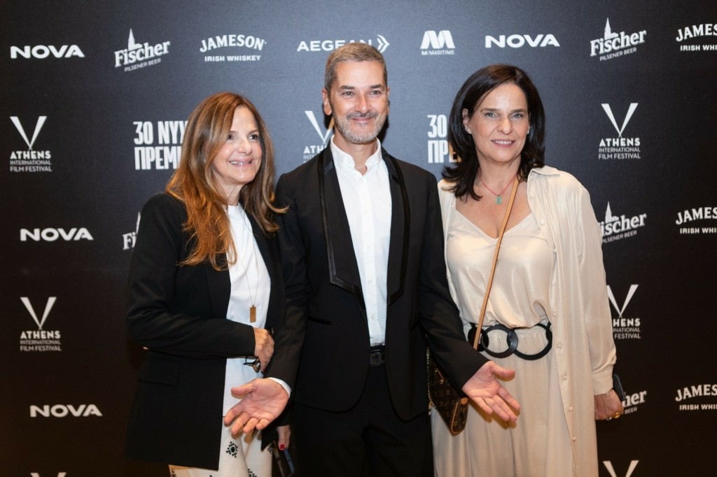 Photo 1_Αγάπη Κεφαλογιάννη – Διευθύντρια Προγράμματος Nova, Λουκάς Κατσίκας – Καλλιτεχνικός Διευθυντής Νυχτών Πρεμιέρας, Τατιάνα Παππά – Γενική Διευθύντρια Νυχτών Πρεμιέρας