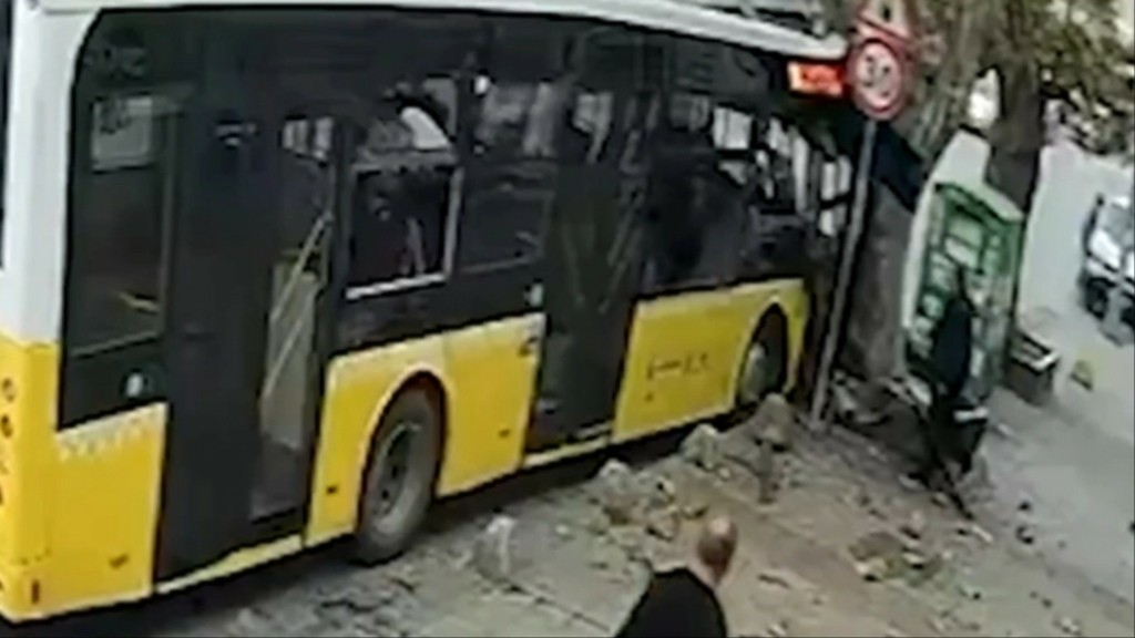bus poli
