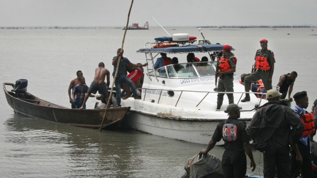 lagos_lagoon_boat