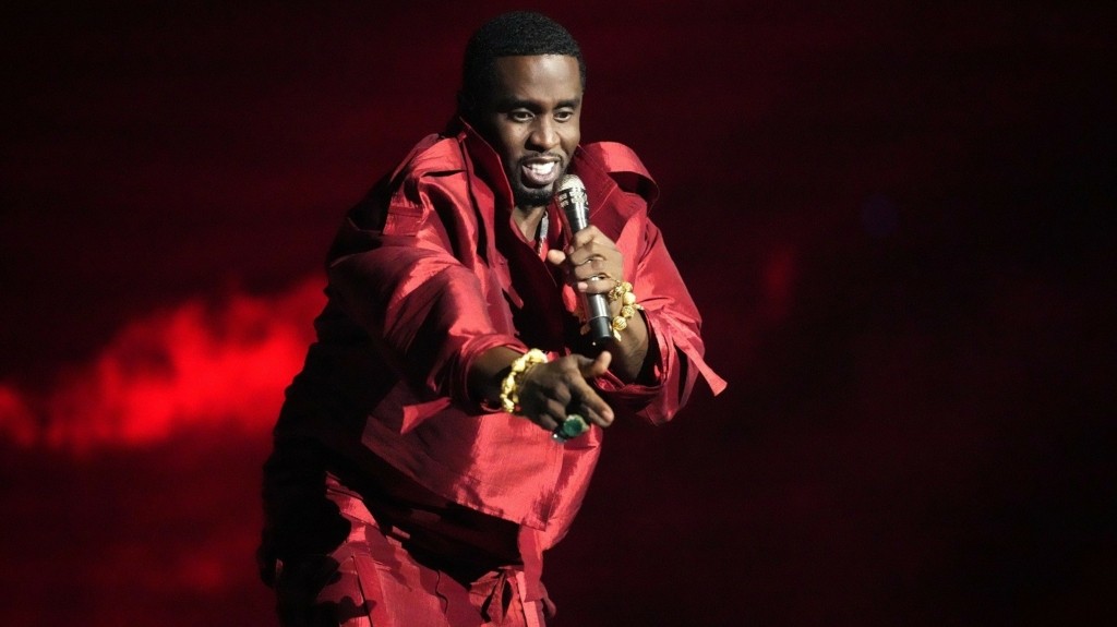 sean-diddy-combs_1110_1460-820_new