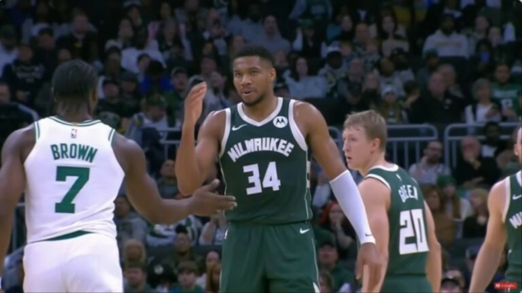 giannis bucks (3)