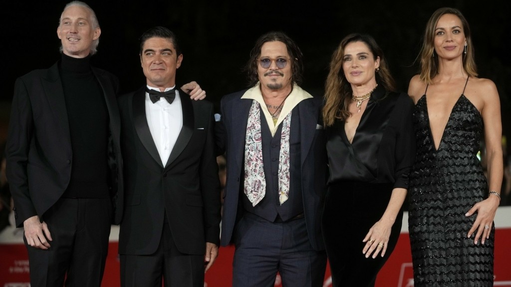 johnny-depp_modi_0111_1460-820_new