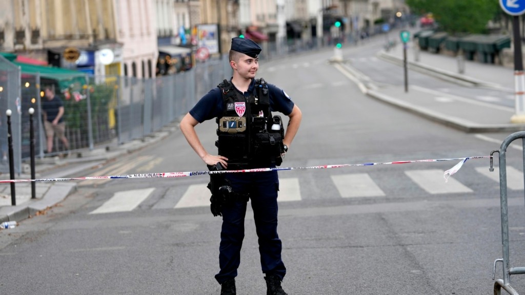 police_france_kentriki111