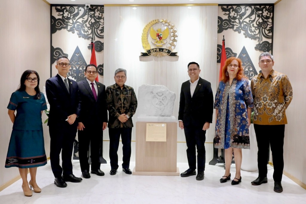 1. Ο Μηχανισμός των Αντικυθήρων στο Κοινοβούλιο της Ινδονησίας