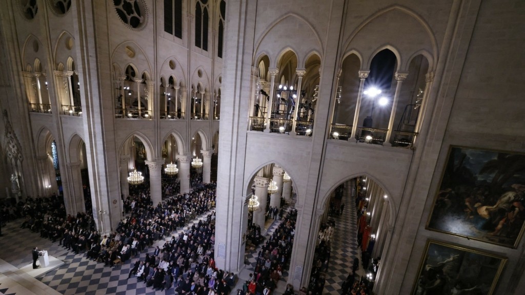 panagia-parision-omilia-macron